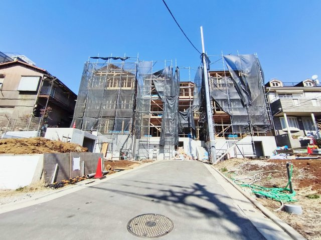 板橋区中台1丁目 全3棟 D号棟の外観|再開発の進む「上板橋」駅徒歩7分♪♪
建物面積最大110㎡超　ゆとりある空間設計のハイクラス4LDK邸宅　全3棟
南向きの道路に面し陽当り良好！！