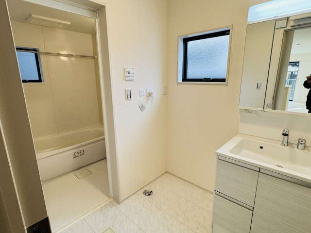 八王子市　川口町　新築一戸建て　４６期の浴室|～浴室暖房乾燥機能付き　遅い時間のお洗濯や、梅雨時期・花粉の時期など大活躍です～