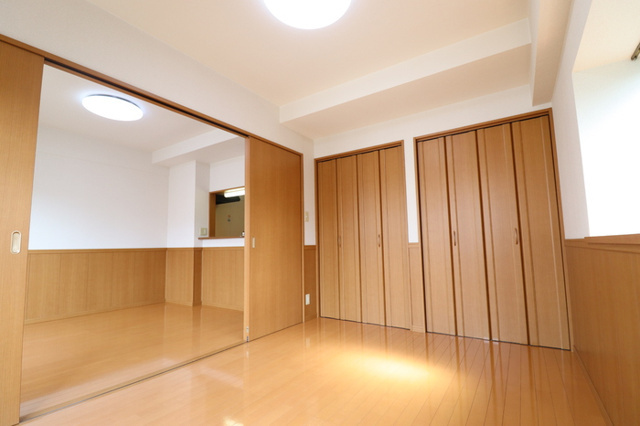 熊本市南区近見６丁目の賃貸マンションの洋室