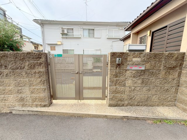 三津屋南1丁目・貸家のエントランス