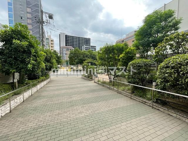 アップルタワー大阪谷町の駐車場