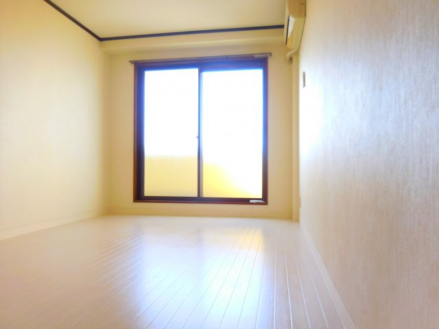 ファミール3号館の居間・リビング