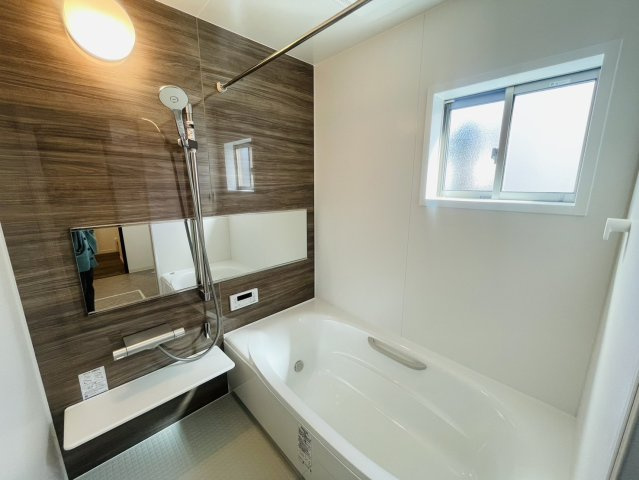 淀の原町　建築条件付き土地のその他|【施工例】
１日の疲れを癒せるバスルーム！１坪タイプの浴室は、大人の方でもゆったり足を伸ばしながら入浴が可能です♪