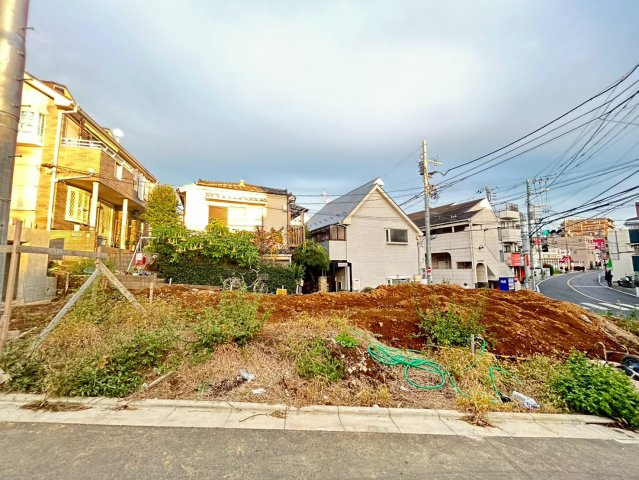 板橋区中台1丁目　建築条件付き売地　全3区画の前面道路含む現地写真|2025.11.06撮影

現地ご見学希望・資料請求などお気軽にお問い合わせ下さい！
03-5990-5201