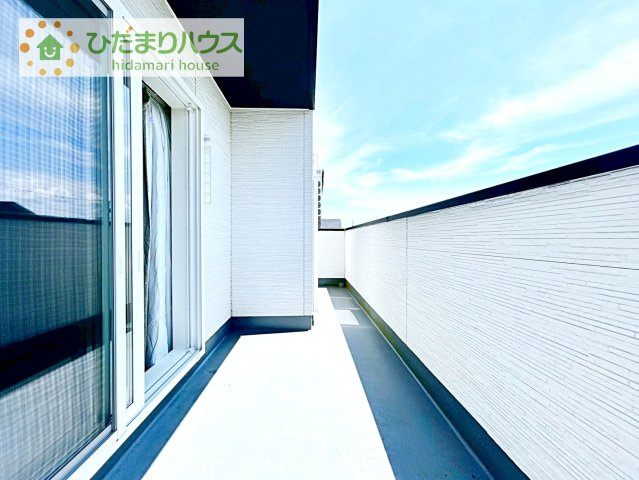 【バルコニー】 | つくば市さくらの森　中古戸建 | 広々としたバルコニー。お洗濯物もぜーんぶ干せちゃいます！！