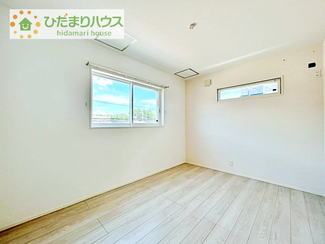 【洋室】 | つくば市さくらの森　中古戸建 | お掃除しやすく、清潔感を保てるのでダニも発生しにくいフローリング♪