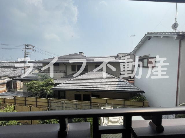 セピアコートのバルコニー|暖かな日差しのふりそそぐバルコニー