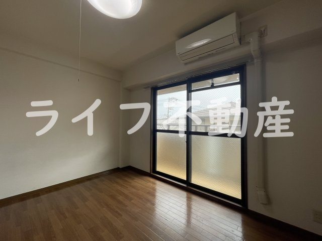 セピアコートの居間・リビング|こちらの居間で趣味の時間をお楽しみください