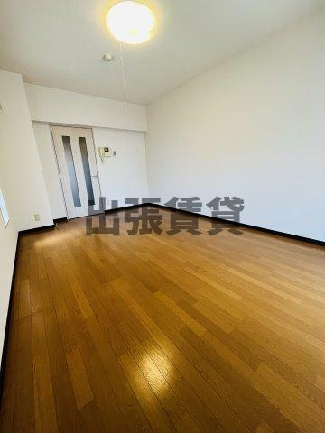 仲介手数料0円！プリマベーラ名駅の居間・リビング