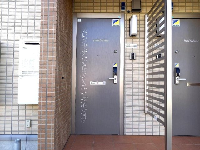 シエル ラピッドの玄関