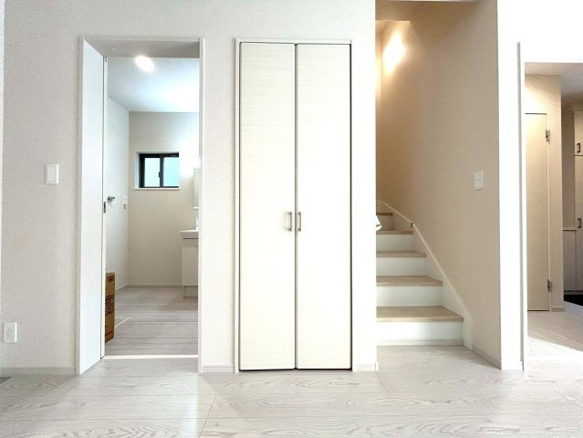 駿河区中島20期　新築戸建　全３棟　２号棟の収納