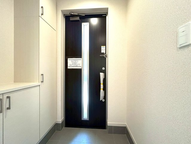 駿河区中島20期　新築戸建　全３棟　２号棟の玄関