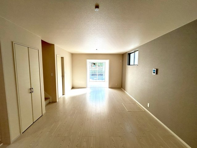 駿河区中島20期　新築戸建　全３棟　２号棟の居間・リビング