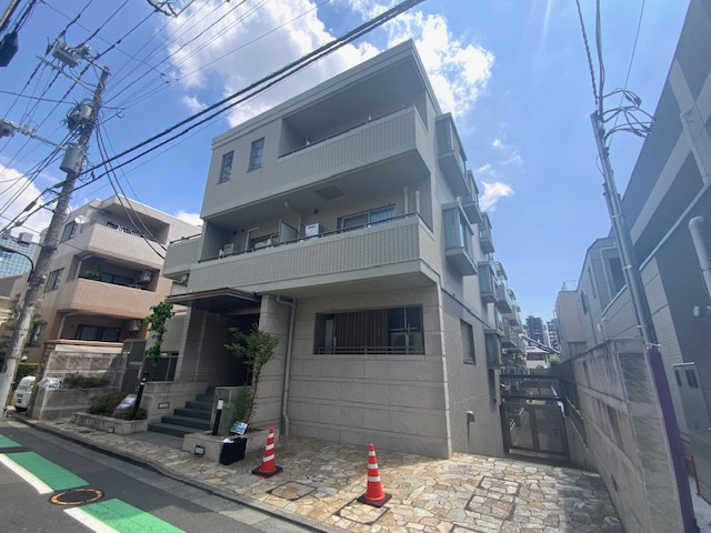 アビテ四谷大京町の外観