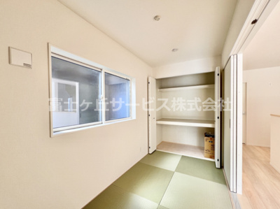 【和室】 | 沼津市大塚 13期 新築一戸建て 1号棟 | リビング横の4帖の和室です