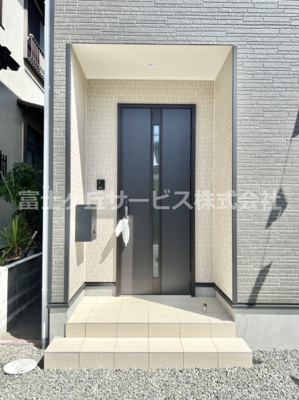 【エントランス】 | 沼津市大塚 13期 新築一戸建て 1号棟 | エントランスです