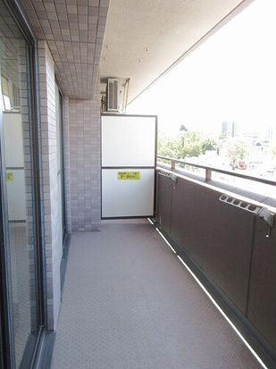 ライオンズプラザ池之端のバルコニー