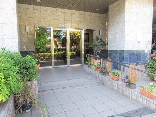 ライオンズプラザ池之端のエントランス