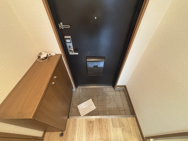 ベルメゾン一須賀Ⅰ号館の玄関