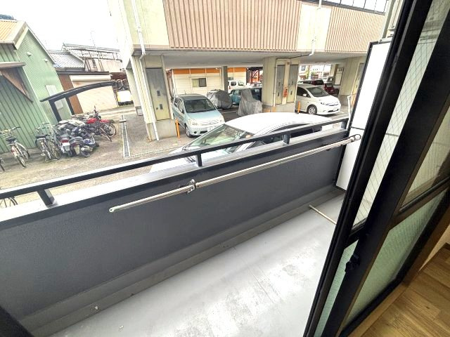 ベルメゾン一須賀Ⅰ号館のバルコニー