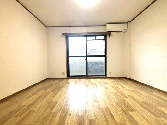 ベルメゾン一須賀Ⅰ号館の洋室