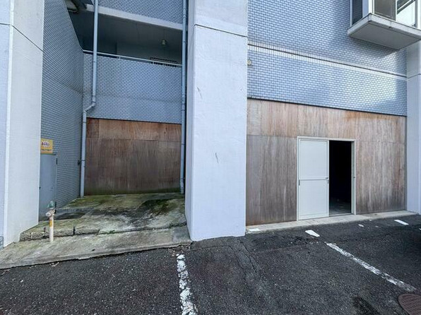 第32オーシャンハイツの駐車場