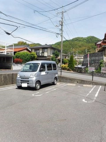 ボニート・ブリッサの駐車場