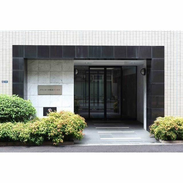 グランカーサ銀座イーストのエントランス