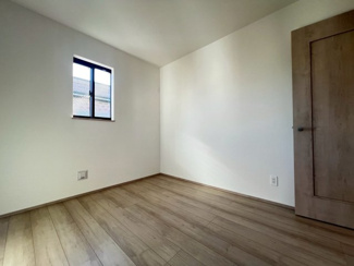 【洋室】 | 高師浜２丁目　新築一戸建 | ３LDKで暮らしやすい間取りですので、子供部屋や趣味のお部屋も作れますね♪