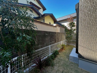 【庭】 | 高師浜２丁目　新築一戸建 | 周辺にはスーパーや薬局など、商業施設がそろっていますよ！とても住みやすい環境です！