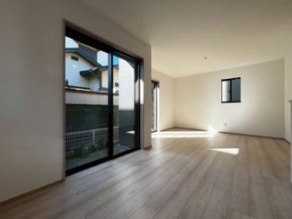 【居間・リビング】 | 高師浜２丁目　新築一戸建 | 令和７年１０月完成予定！綺麗なお住まいで新生活始めませんか♪現地見学当日から予約可能です！