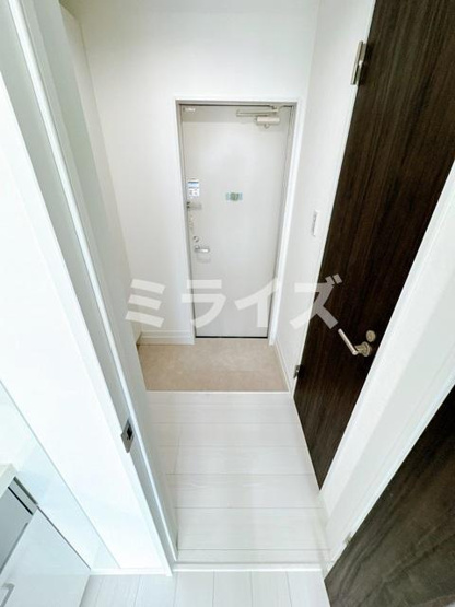 【玄関】 | EIWA First Heights