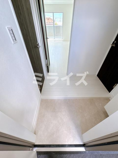 【玄関】 | EIWA First Heights