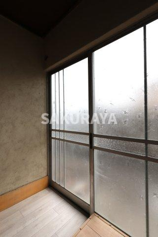 野代アパートの玄関|2026年4月撮影。