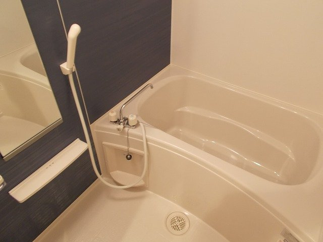 ファミールケイＧの浴室