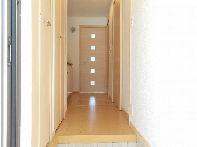 ファミールケイＧの玄関