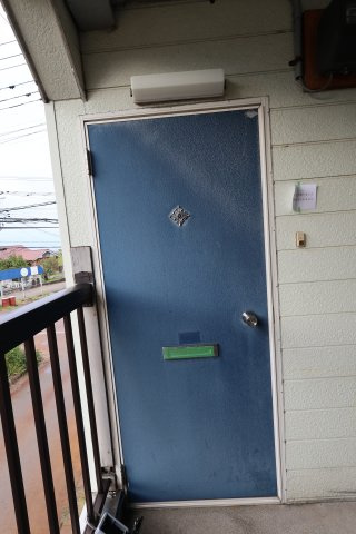 コーポ共栄の玄関