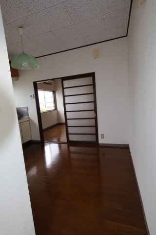 コーポ共栄の居間・リビング