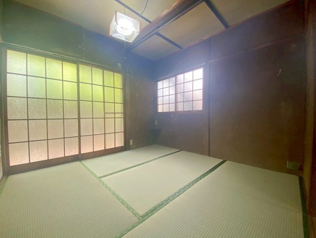 塚口町４丁目のバルコニー|南向きのバルコニーで日当たり良好！お洗濯物も良く乾きそうですね！