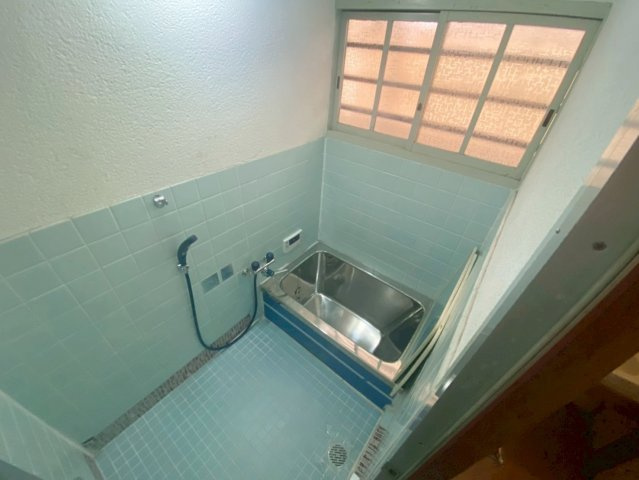 塚口町４丁目の庭|南向きのお庭ございます！ガーデニングを楽しめますね！様々な植物を植えて四季を感じることもできますね！