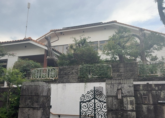 【構造・工法・仕様】 | 木造住宅とは土台、壁、柱など建築物の強度を支える構造体の材に木が使用されている構造を指します。構造体は建物の自重を支えるだけではなく風圧や水圧、積裁荷重などあらゆる衝撃に耐えるための基礎です。