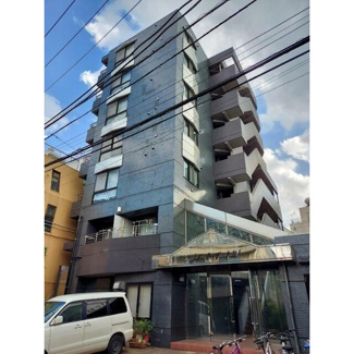 【外観】 | 鉄筋コンクリート造のがっちりとした建物。
