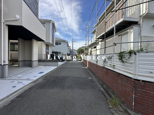 【前面道路含む現地写真】 | 【仲介手数料０円】相模原市南区古淵11期　新築一戸建て　1号棟　全2棟 | 【仲介手数料０円】相模原市南区古淵11期　新築一戸建て　全2棟