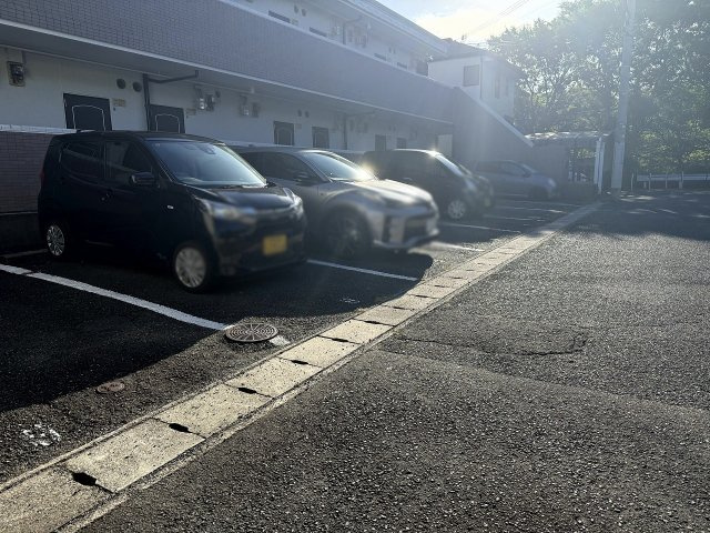 ハイツエクシードⅡの駐車場