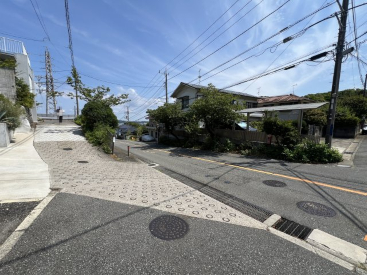 鎌倉山　４LDK＋S　駐車場7台有の前面道路含む現地写真|前面道路