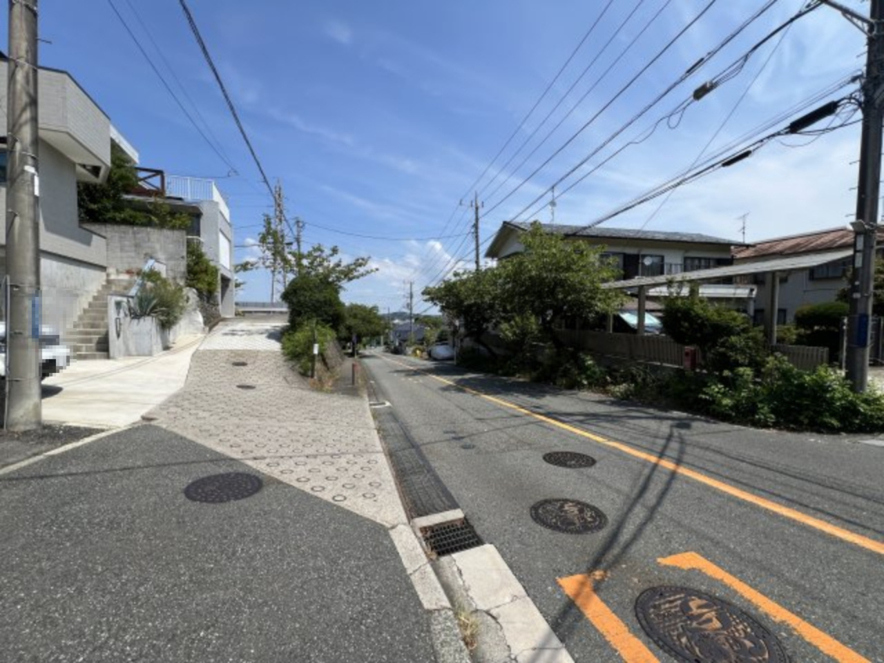 鎌倉山　４LDK＋S　駐車場7台有の前面道路含む現地写真|前面道路