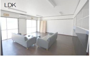 小代ビルの内装