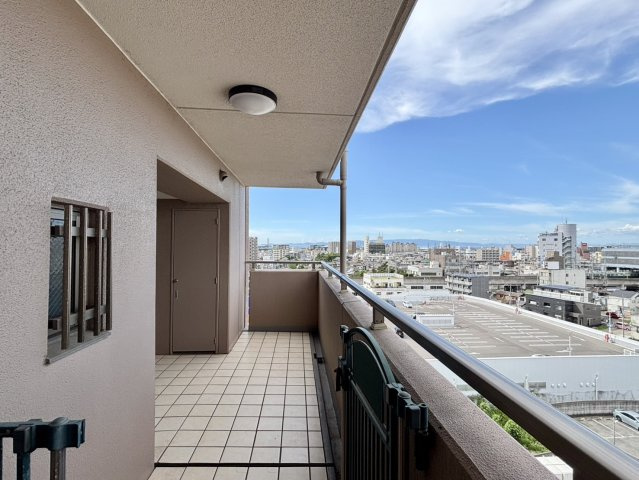 ファミール岸和田プレジオの玄関