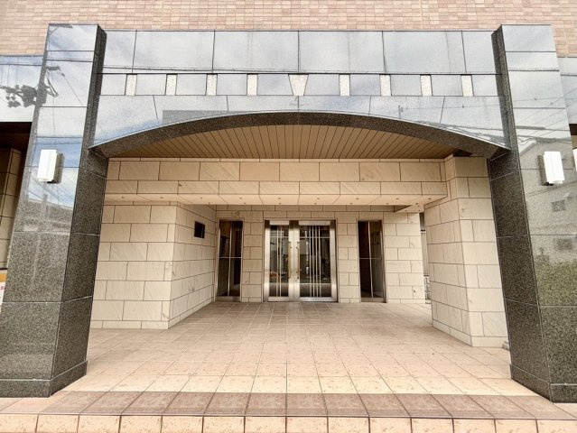 ファミール岸和田プレジオのエントランス