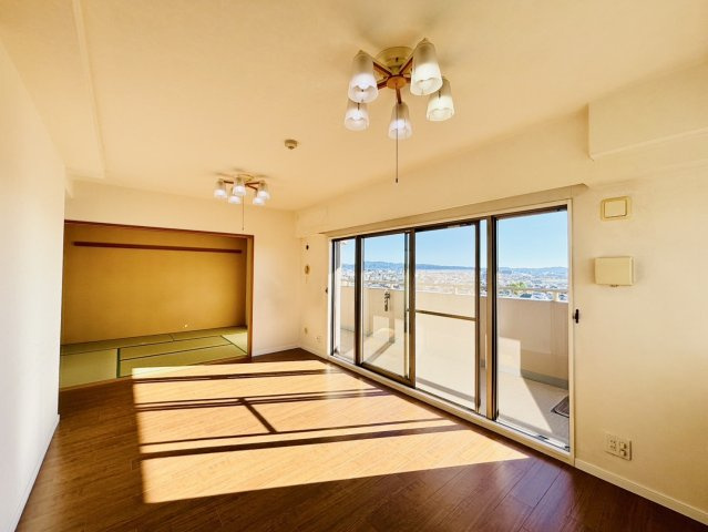 ファミール岸和田プレジオの居間・リビング